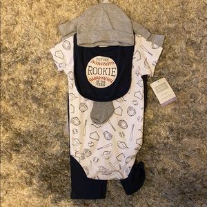 Hudson Baby 6 piece layette set 9-12 months